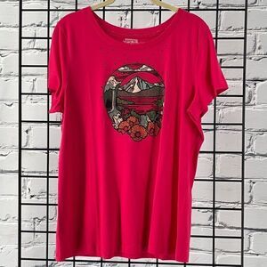 Brand new Saturday Market tee L